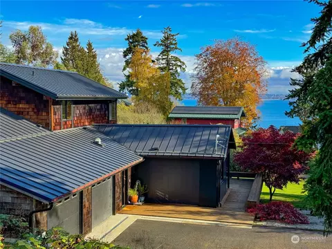 11379 Logg Rd NE, Bainbridge Island, WA 98110