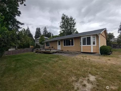 4706 NE 24th St, Renton, WA 98059