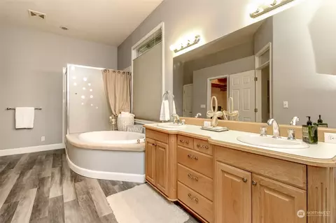 Bath - 15507 147th Avenue Ct E, Orting, WA 98360 photo 1 of 2