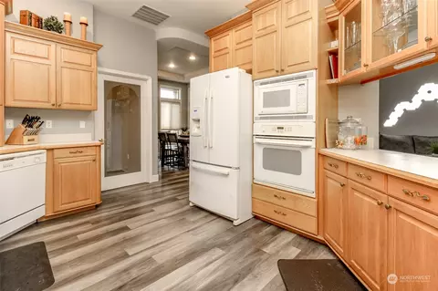 Kitchen - 15507 147th Avenue Ct E, Orting, WA 98360 photo 2 of 4
