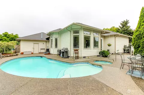 Exterior - 15507 147th Avenue Ct E, Orting, WA 98360 photo 5 of 10