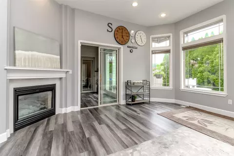 Living - 15507 147th Avenue Ct E, Orting, WA 98360 photo 5 of 5