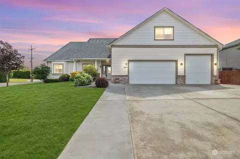 2911 N 65th Pl, Pasco, WA 99301