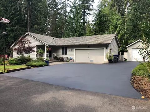31 E Country Club Ct, Union, WA 98592