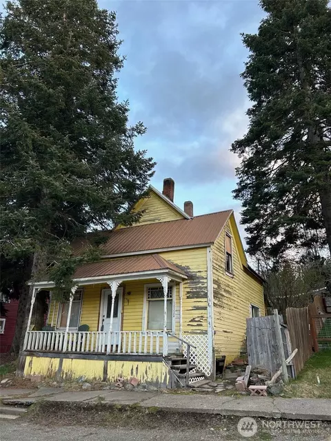 144 4th St, Roslyn, WA 98941