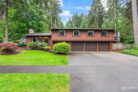 2606 Manorwood Dr, Puyallup, WA 98374