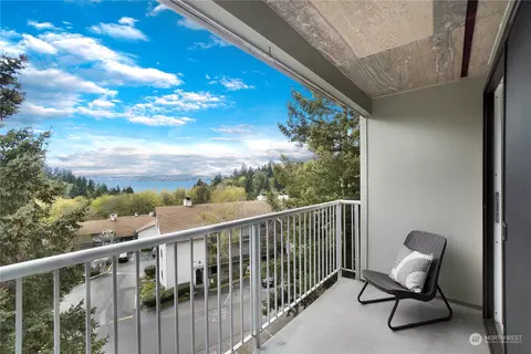 1211 SW 132nd Ln #422, Burien, WA 98146