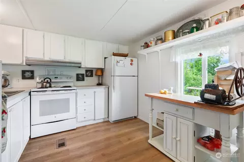 16640 Vail Loop SE, Rainier, WA 98576 photo 9