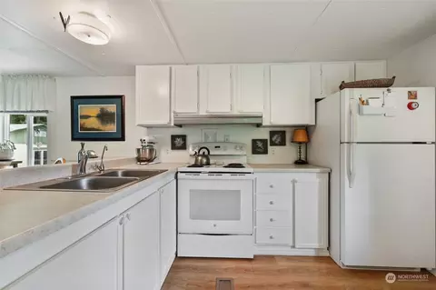 16640 Vail Loop SE, Rainier, WA 98576 photo 10