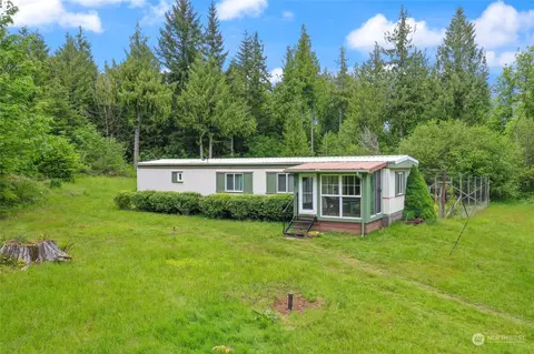 16640 Vail Loop SE, Rainier, WA 98576 photo 4
