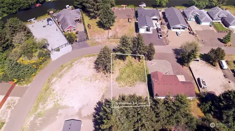 753 Island Cir, Ocean Shores, WA 98569