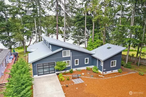 11128 Cole Pl, Anderson Island, WA 98303