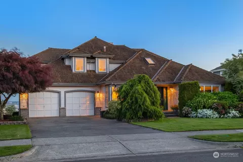 5010 Galleon Dr NE, Tacoma, WA 98422