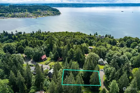 3651 Orcas Dr, Clinton, WA 98236