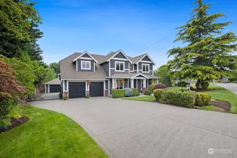 3002 217th Avenue Ct E, Lake Tapps, WA 98391