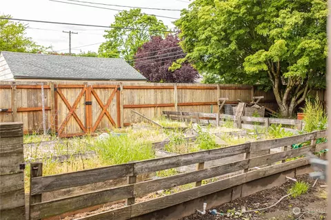 Exterior - 577 24th Ave, Longview, WA 98632 photo 4 of 6