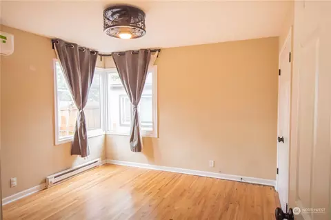 Bedroom - 577 24th Ave, Longview, WA 98632 photo 2 of 2