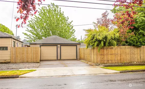 Exterior - 577 24th Ave, Longview, WA 98632 photo 6 of 6