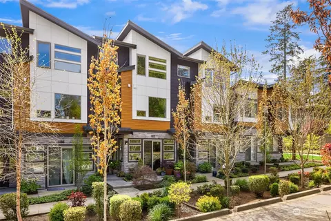 162 Whispering Ln NW, Bainbridge Island, WA 98110