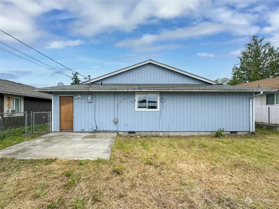 Exterior - 206 W Prairie St, Sequim, WA 98382 photo 8 of 13