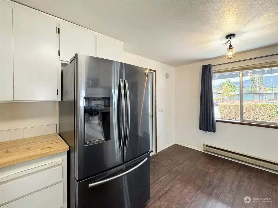 Kitchen - 206 W Prairie St, Sequim, WA 98382 photo 5 of 6
