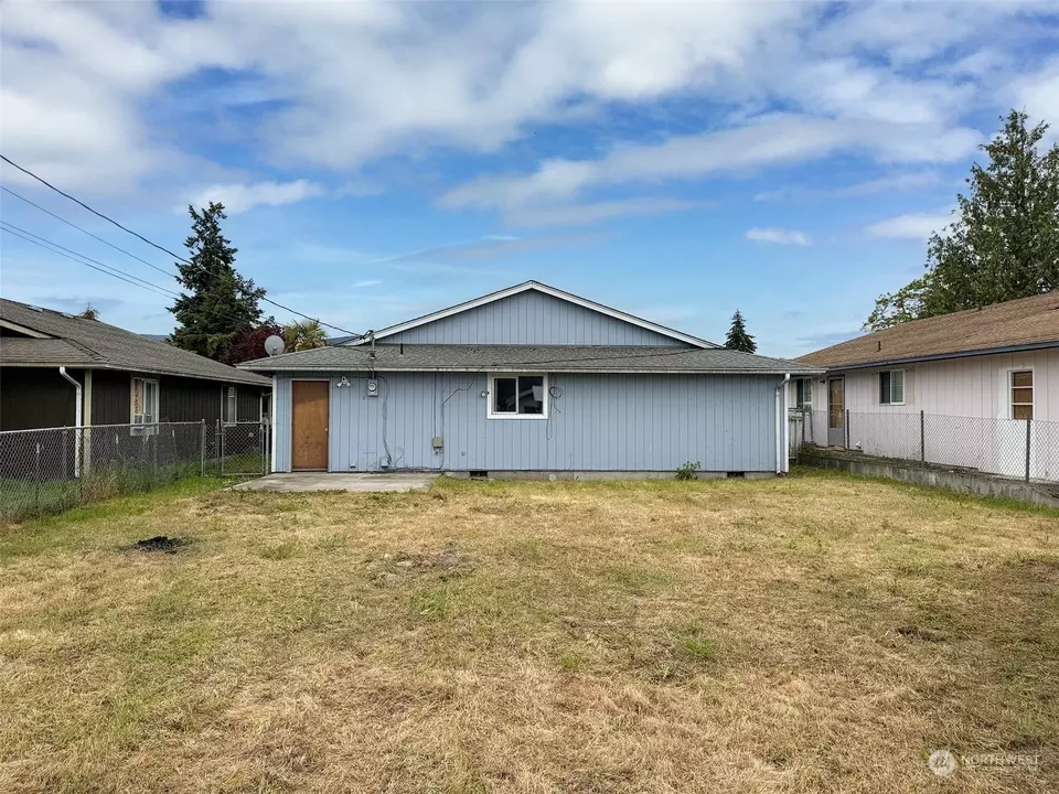 Exterior - 206 W Prairie St, Sequim, WA 98382 photo 11 of 13