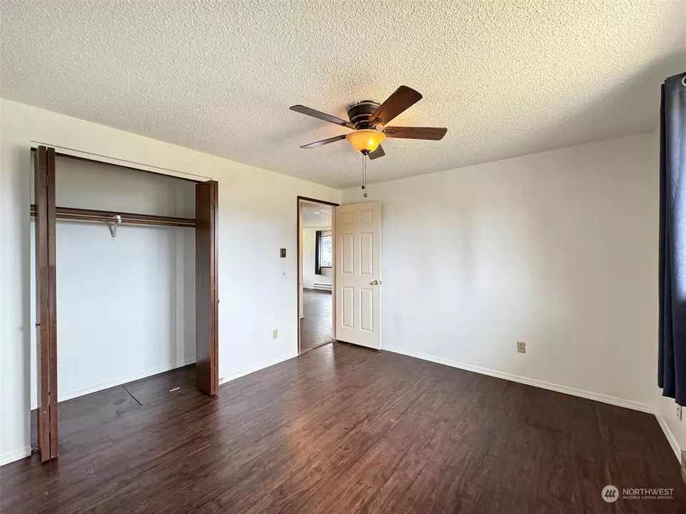 Bedroom - 206 W Prairie St, Sequim, WA 98382 photo 3 of 5