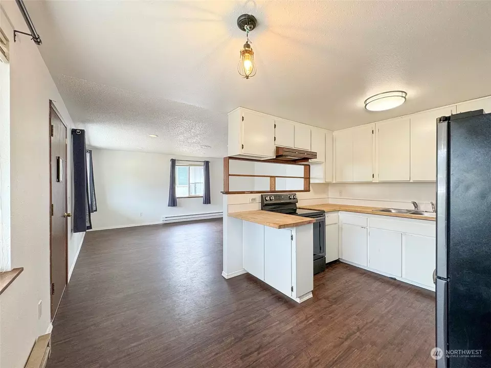 Kitchen - 206 W Prairie St, Sequim, WA 98382 photo 3 of 6