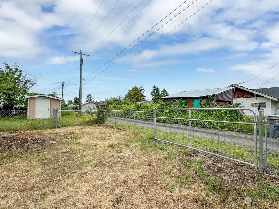 Exterior - 206 W Prairie St, Sequim, WA 98382 photo 12 of 13