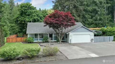 8333 Lake Forest Dr SE, Olympia, WA 98503