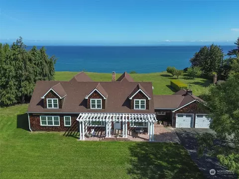 749 Finn Hall Rd, Port Angeles, WA 98362