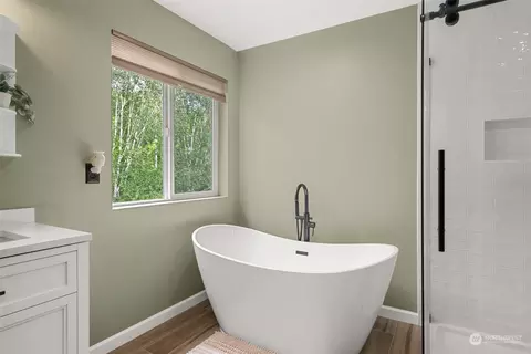 Bath - 4927 Switchback Loop SE, Lacey, WA 98513 photo 3 of 5