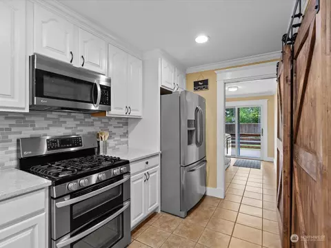 16818 51st Ave SE, Bothell, WA 98012 photo 9