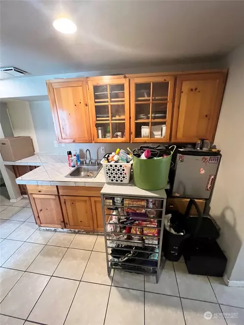 Kitchen - 2201 Highland Ave, Everett, WA 98201 photo 1 of 6