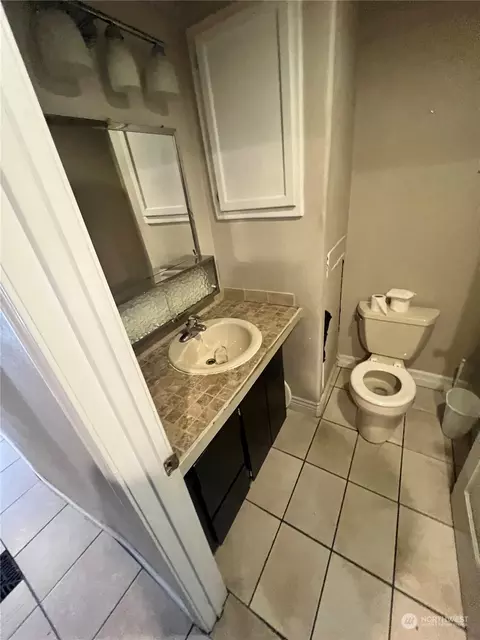 Bath - 2201 Highland Ave, Everett, WA 98201 photo 3 of 3