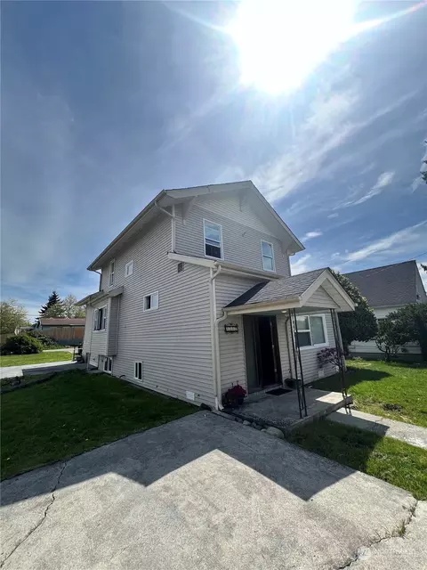 Exterior - 2201 Highland Ave, Everett, WA 98201 photo 2 of 3