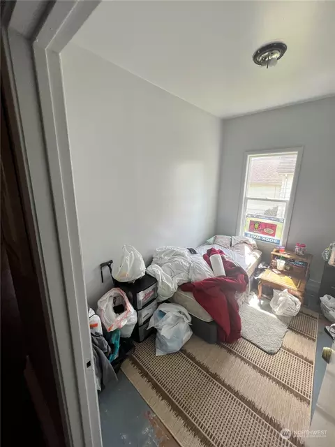 Bedroom - 2201 Highland Ave, Everett, WA 98201 photo 2 of 2