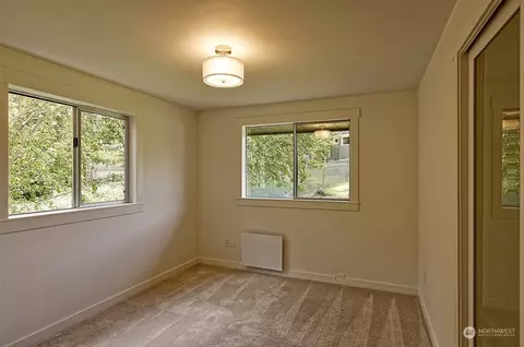 Bedroom - 4807 Bayview Ln, Everett, WA 98203 photo 3 of 4