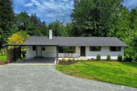 Exterior - 4807 Bayview Ln, Everett, WA 98203 photo 6 of 6