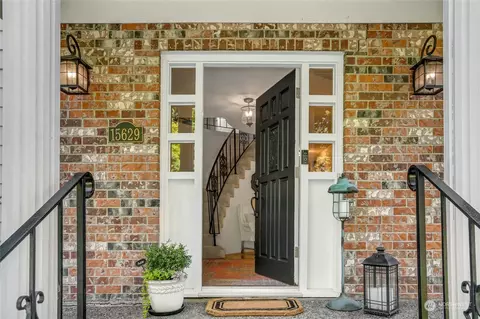 Entry Way - 15629 Cascadian Way, Bothell, WA 98012 photo 1 of 6