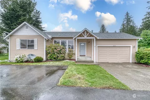 3579 Courtyard Ln, Bremerton, WA 98310