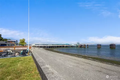 6537 Columbia Beach Dr, Clinton, WA 98236 photo 2