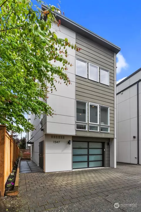 1547 NW 61st St, Seattle, WA 98107