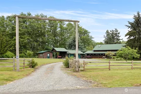 323 Macleay Rd, Sequim, WA 98382