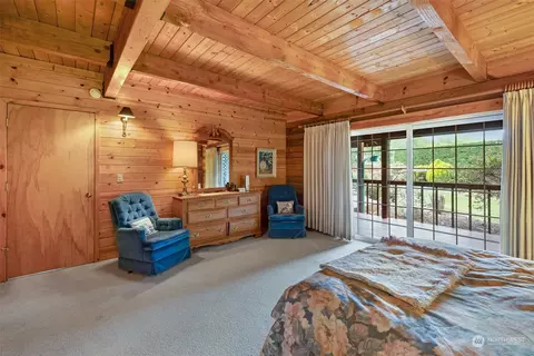 Bedroom - 323 Macleay Rd, Sequim, WA 98382 photo 2 of 5