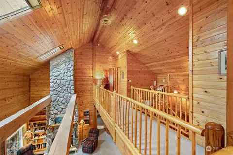 Entry Way - 323 Macleay Rd, Sequim, WA 98382 photo 2 of 3