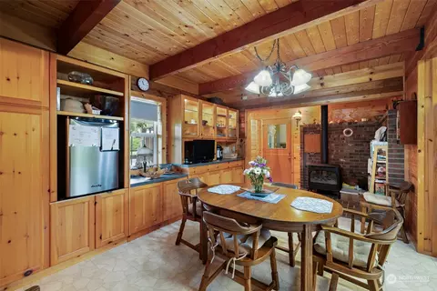 Dining - 323 Macleay Rd, Sequim, WA 98382 photo 1 of 2