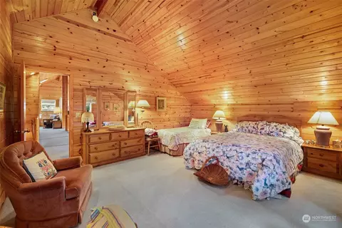 Bedroom - 323 Macleay Rd, Sequim, WA 98382 photo 3 of 5
