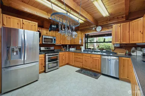 Kitchen - 323 Macleay Rd, Sequim, WA 98382 photo 1 of 3