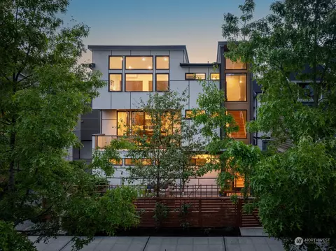 817 NW 53rd St, Seattle, WA 98107